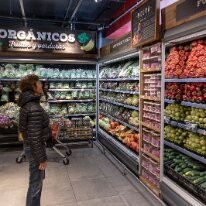 rayons bio - miam 07/09/2018 - On a trouvé l'endroit idéal pour faire le plein d'aliments bio, lesquels nous ont quand même manqué sur le bateau. Me in Organic heaven in after 5...